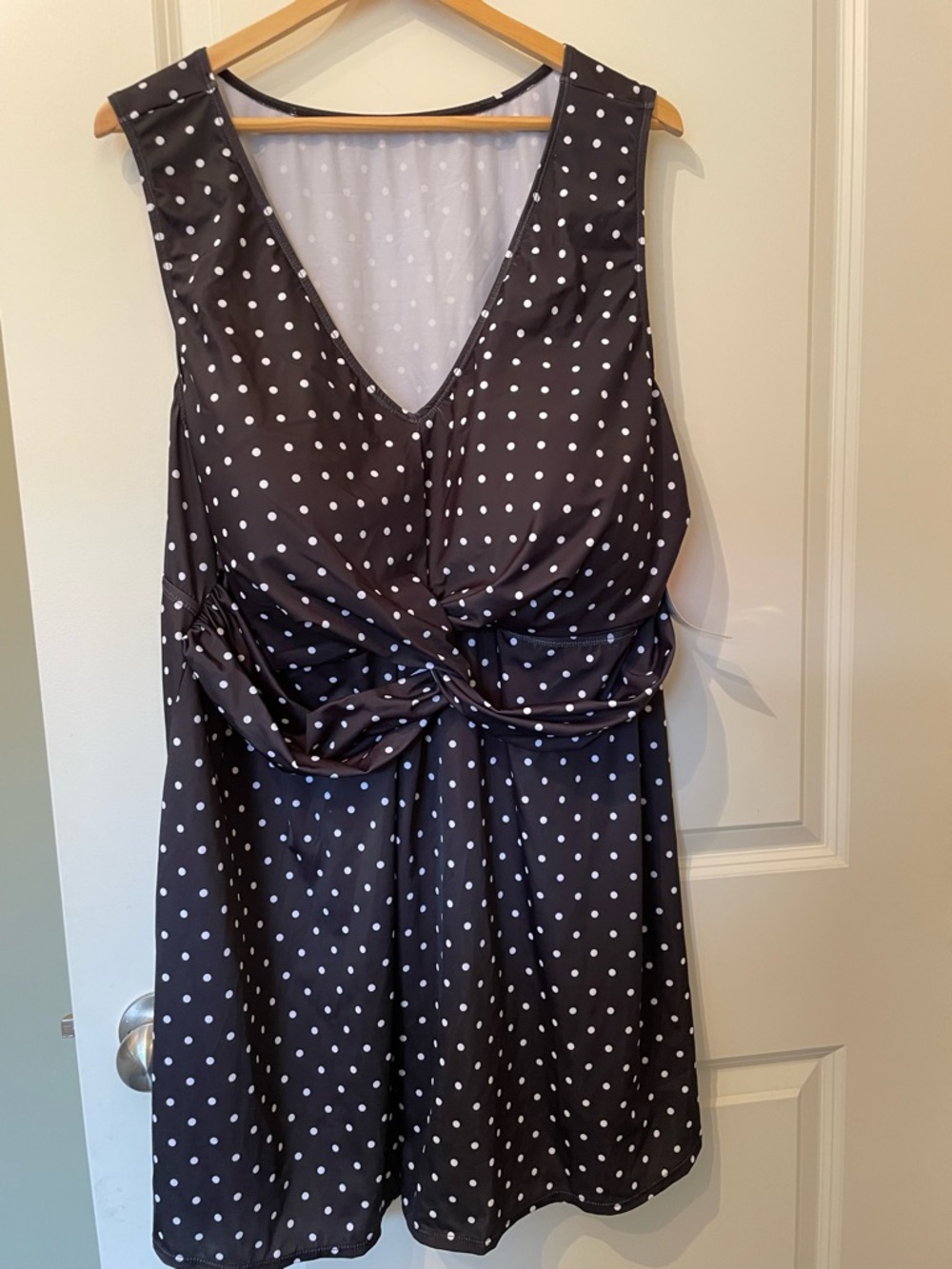 NWT Polka Dot Twist-Front Plus Sized SwimTop-8X